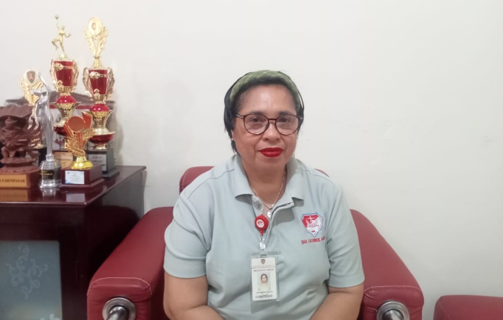 This image has an empty alt attribute; its file name is 1000200042.jpg