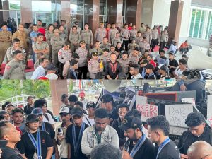 “Menjual Hak Kesulungan Rakyat Buru: Gubernur dan Wakil Gubernur Maluku Dituding Takut Bertanggung Jawab”