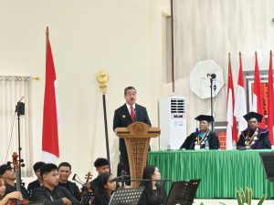 Lewerissa Ingatkan Lulusan IAKN Ambon Pentingnya Adaptasi dan Peningkatan Kualitas Diri.